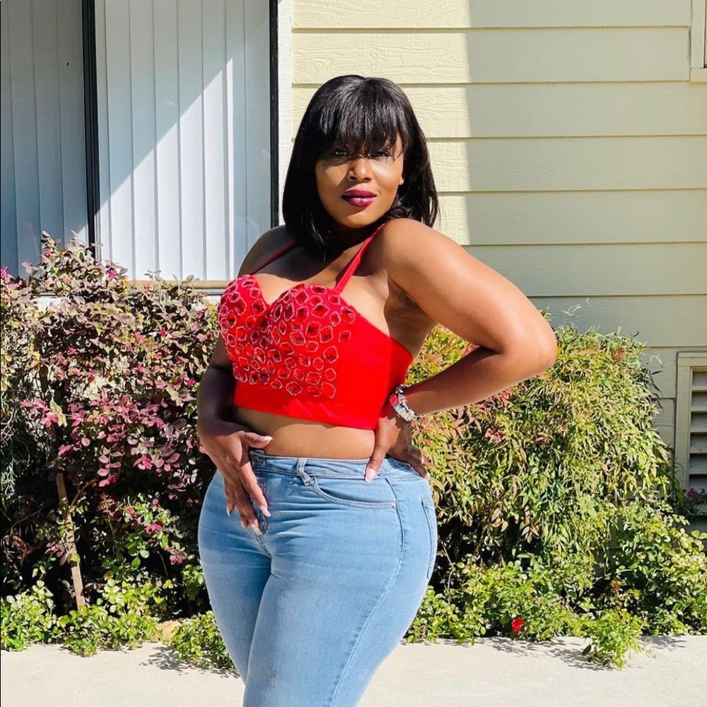 Bejeweled crop top , red and gold colors - Picture 4 of 4
